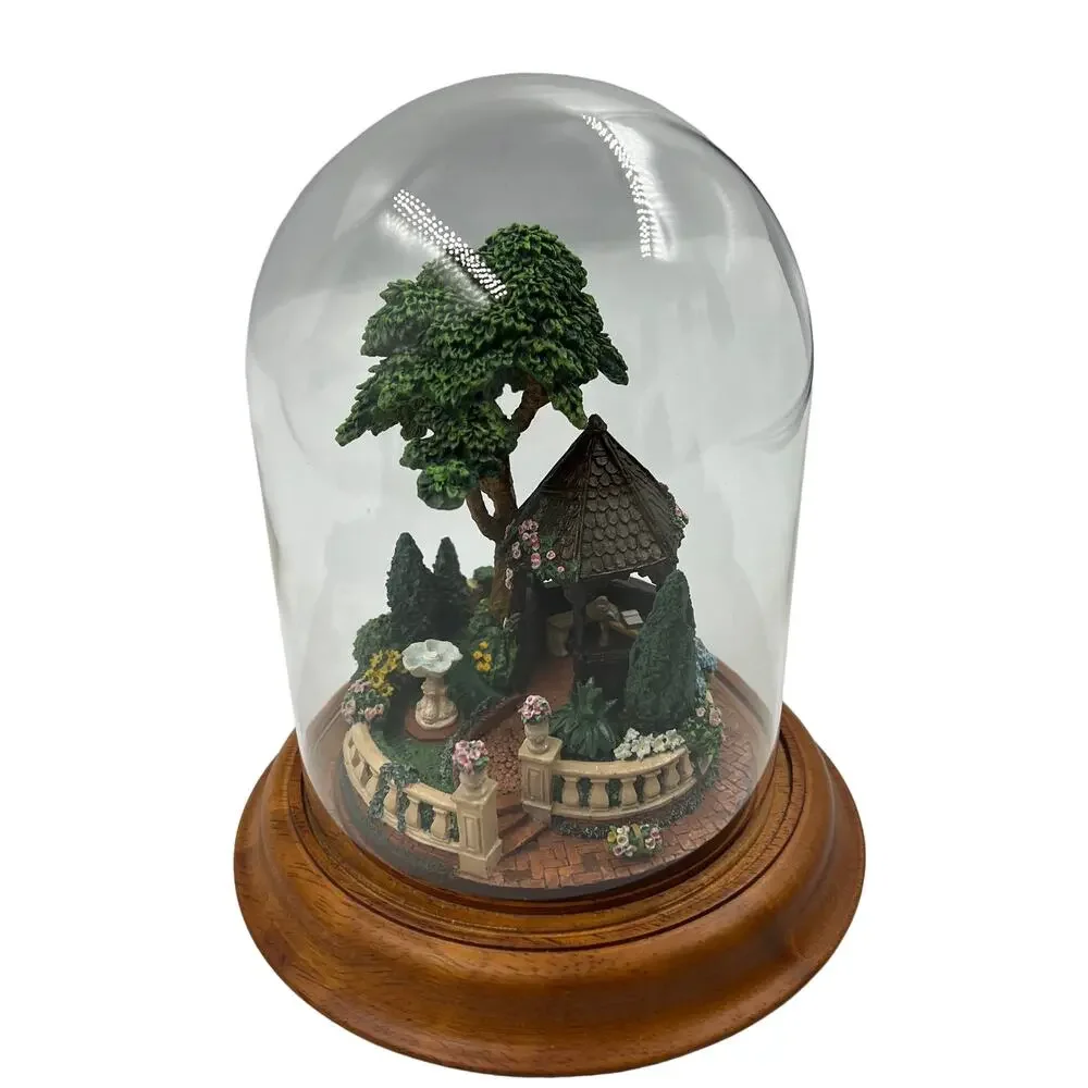 Vintage 1988 Franklin Mint Princess Victoria's Dream Garden by Barry Shiraishi‎